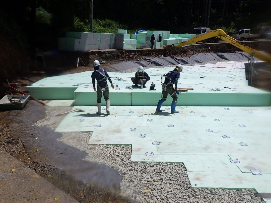 軽量盛土（EPS盛土）施工状況